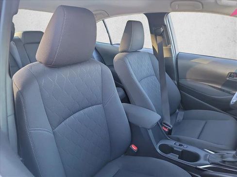 Used 2025 Toyota Corolla LE FWD image 15