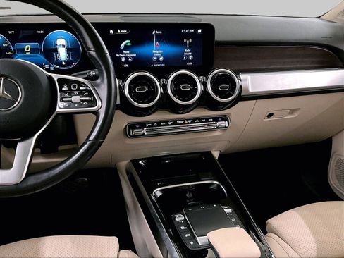 Used 2022 Mercedes-Benz GLB 250 4MATIC image 6