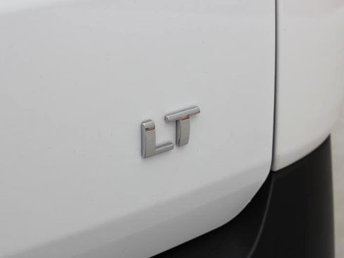 Used 2023 Chevrolet Traverse LT FWD image 24
