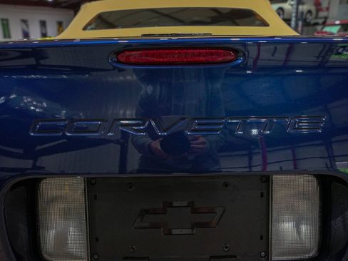 Used 2000 Chevrolet Corvette Convertible w/ Memory Pkg RWD image 37