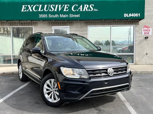Used 2018 Volkswagen Tiguan SE w/ Panoramic Sunroof Package image 1