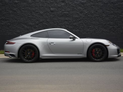 Used 2018 Porsche 911 Carrera GTS RWD image 8