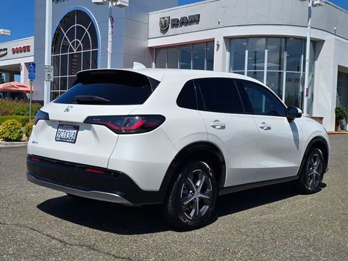 Used 2023 Honda HR-V EX-L image 4