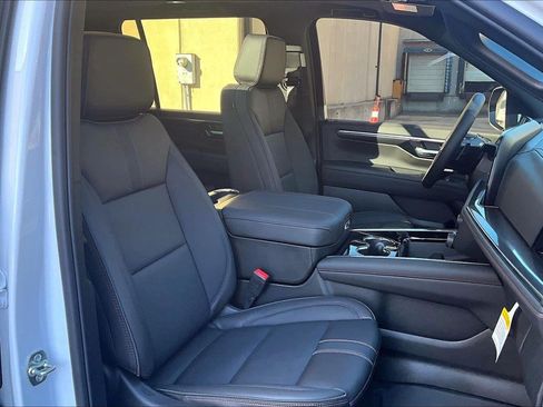 New 2026 Chevrolet Suburban RST w/ RST Capability Package AWD/4WD image 27