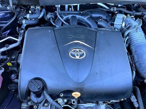 Used 2020 Toyota Highlander XLE image 32