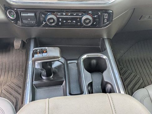 Used 2024 Chevrolet Silverado 1500 LT AWD/4WD image 18