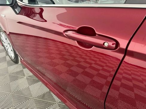 Used 2021 Toyota Camry LE image 22