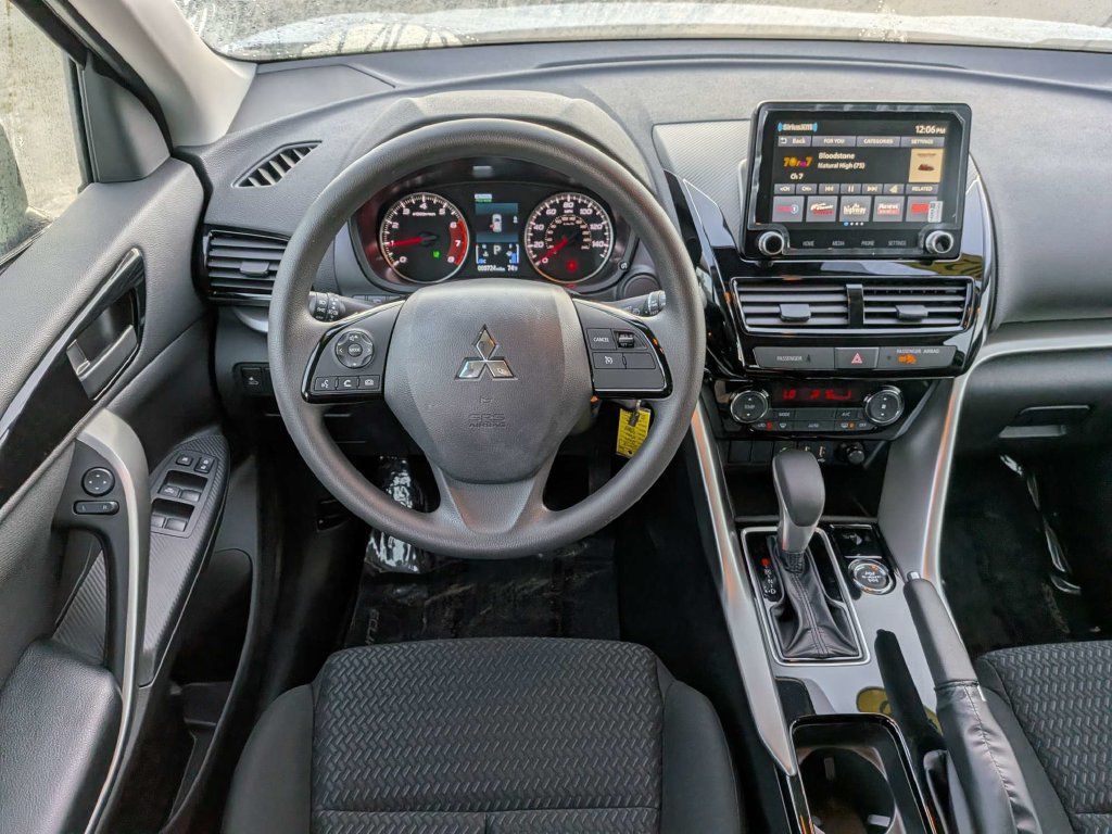 Used 2026 Mitsubishi Eclipse Cross ES AWD/4WD image 16