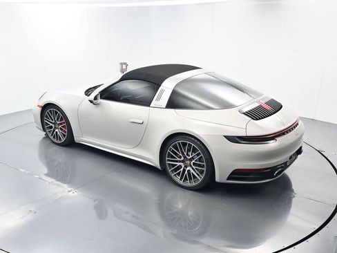 Certified 2021 Porsche 911 Targa 4S image 33