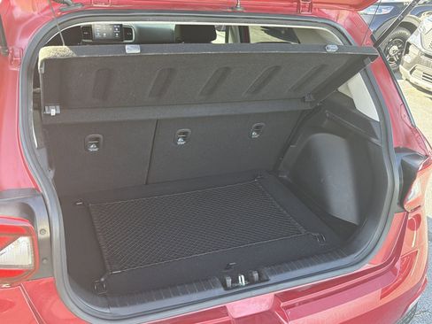 Used 2020 Hyundai Venue SE image 23