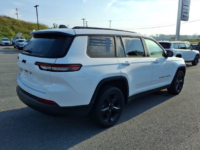 Used 2025 Jeep Grand Cherokee L Altitude AWD/4WD image 6
