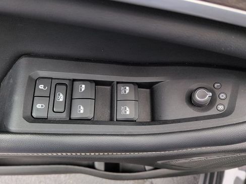 Used 2022 Jeep Grand Cherokee L Limited w/ Luxury Tech Group II AWD/4WD image 15