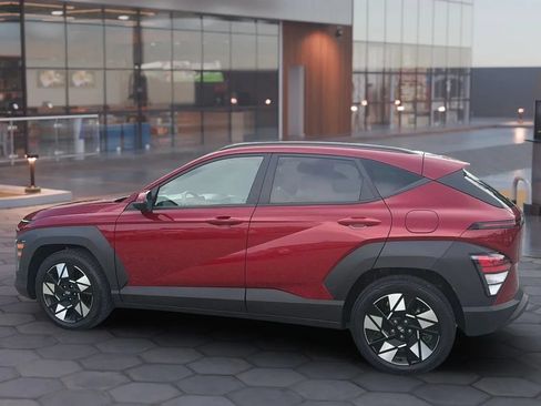 Used 2024 Hyundai Kona SEL w/ Convenience Package FWD image 5