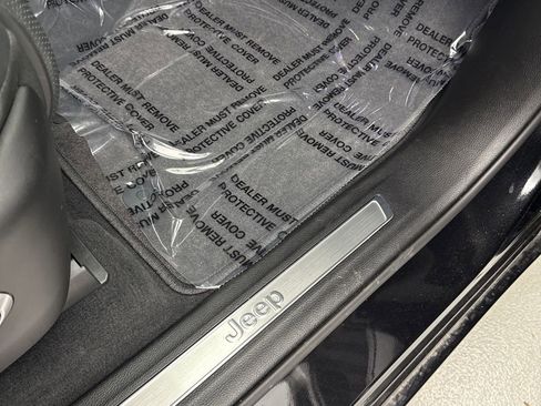 New 2025 Jeep Grand Cherokee Overland w/ Adv Protech Group III image 33