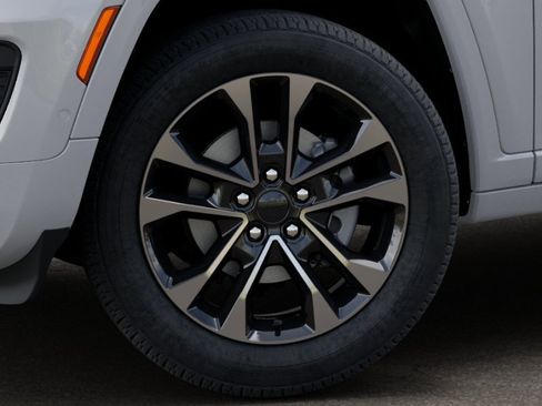 New 2025 Jeep Grand Cherokee L Overland w/ Advanced Protech Group III image 42