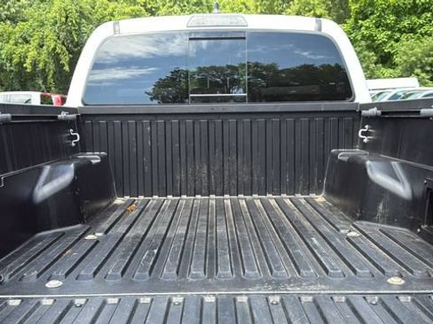 Certified 2021 Toyota Tacoma TRD Off-Road AWD/4WD image 25