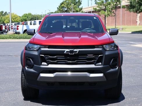 Used 2025 Chevrolet Colorado Trail Boss AWD/4WD image 27