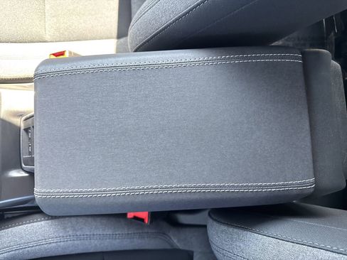 New 2025 Ford Bronco Base image 28