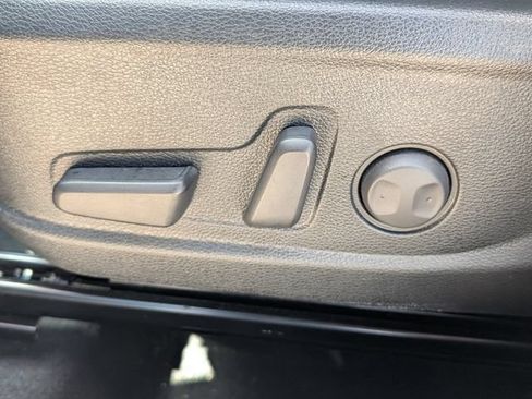 Used 2025 Kia Seltos EX FWD image 13