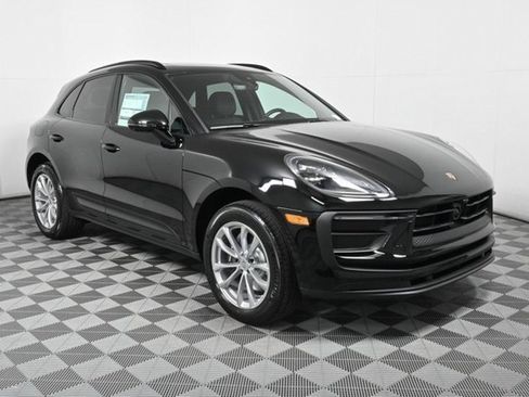 Certified 2025 Porsche Macan image 19