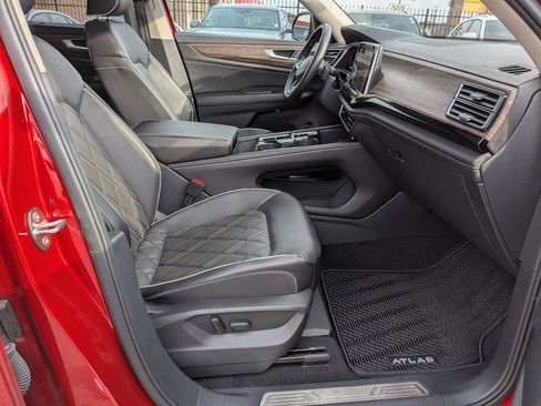 Used 2024 Volkswagen Atlas SEL Premium R-Line image 40