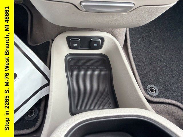 Used 2017 Chrysler Pacifica Touring-L Plus FWD image 49