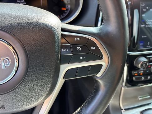 Used 2019 Jeep Grand Cherokee Altitude AWD/4WD image 20