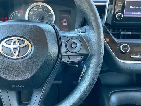 Used 2020 Toyota Corolla LE image 23
