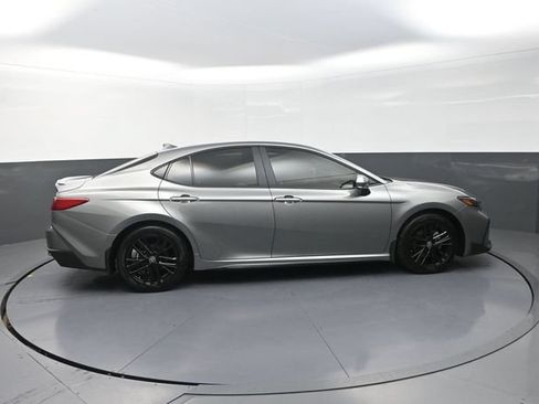 Used 2026 Toyota Camry SE w/ Convenience Package FWD image 9