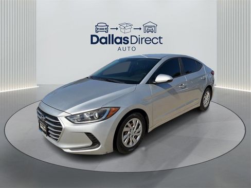 Used 2017 Hyundai Elantra SE image 2
