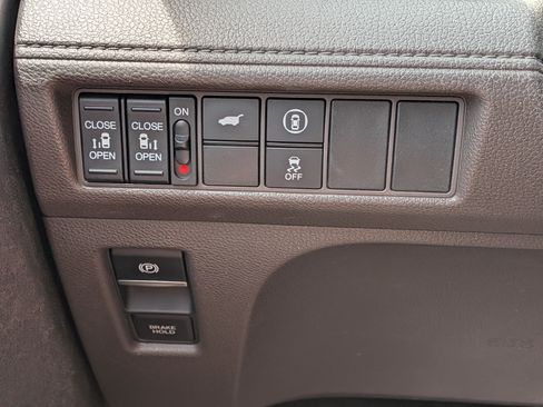 Used 2024 Honda Odyssey EX-L image 24
