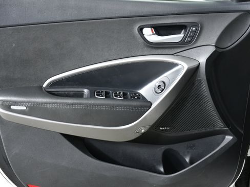 Used 2019 Hyundai Santa Fe XL image 25