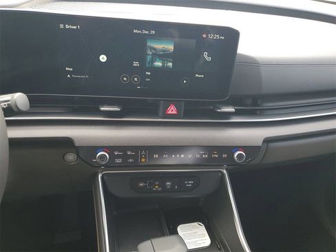 New 2026 Kia Carnival EX image 14