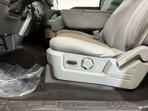 Used 2013 Ford F150 XLT w/ Mid Equipment Group RWD image 19