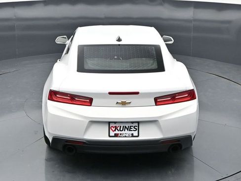 Used 2017 Chevrolet Camaro LT w/ Technology Package image 30