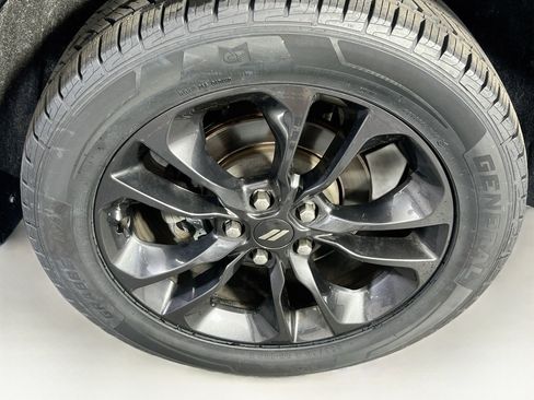 Used 2023 Dodge Durango GT AWD/4WD image 32