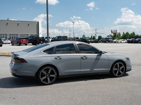 Used 2023 Honda Accord Sport image 10