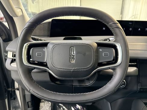 New 2025 Lincoln Navigator L Reserve image 13