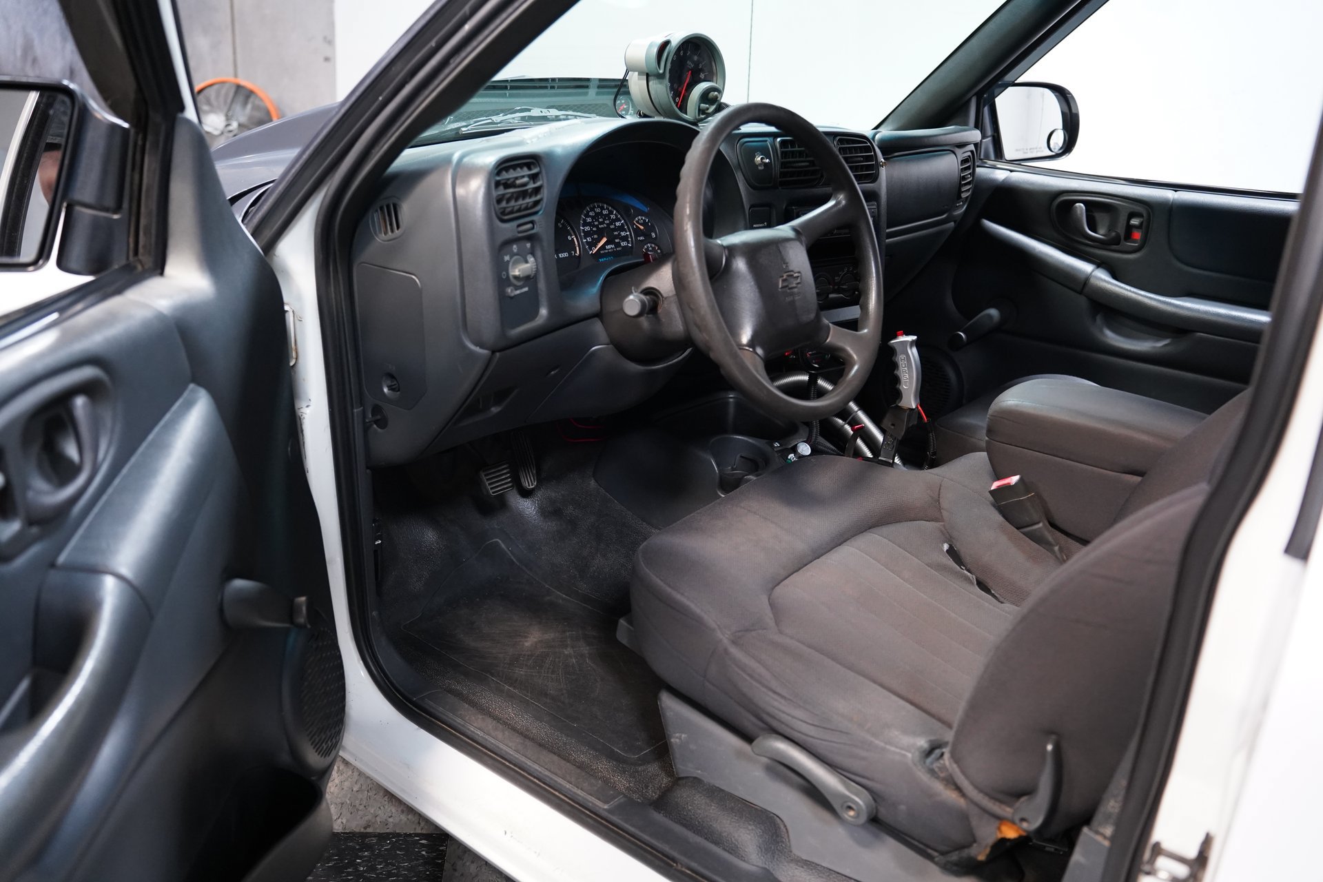 Used 2003 Chevrolet S10 Pickup 2WD Regular Cab image 4