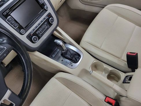 Used 2012 Volkswagen Eos Komfort FWD image 27