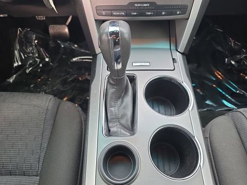 Used 2014 Ford Explorer XLT image 3