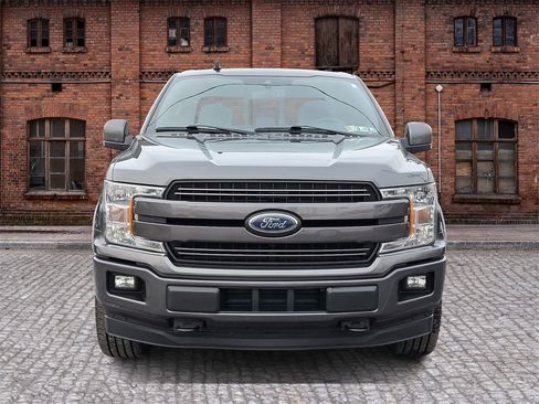 Used 2019 Ford F150 Lariat image 2