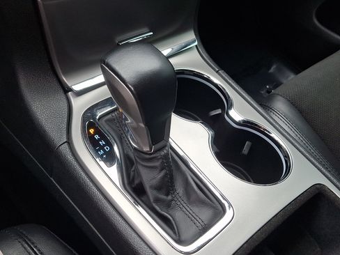 Used 2021 Jeep Grand Cherokee Laredo X AWD/4WD image 18