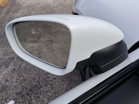 Used 2022 Porsche Taycan image 38