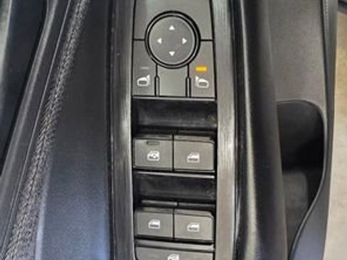 Used 2023 Nissan Rogue S image 13