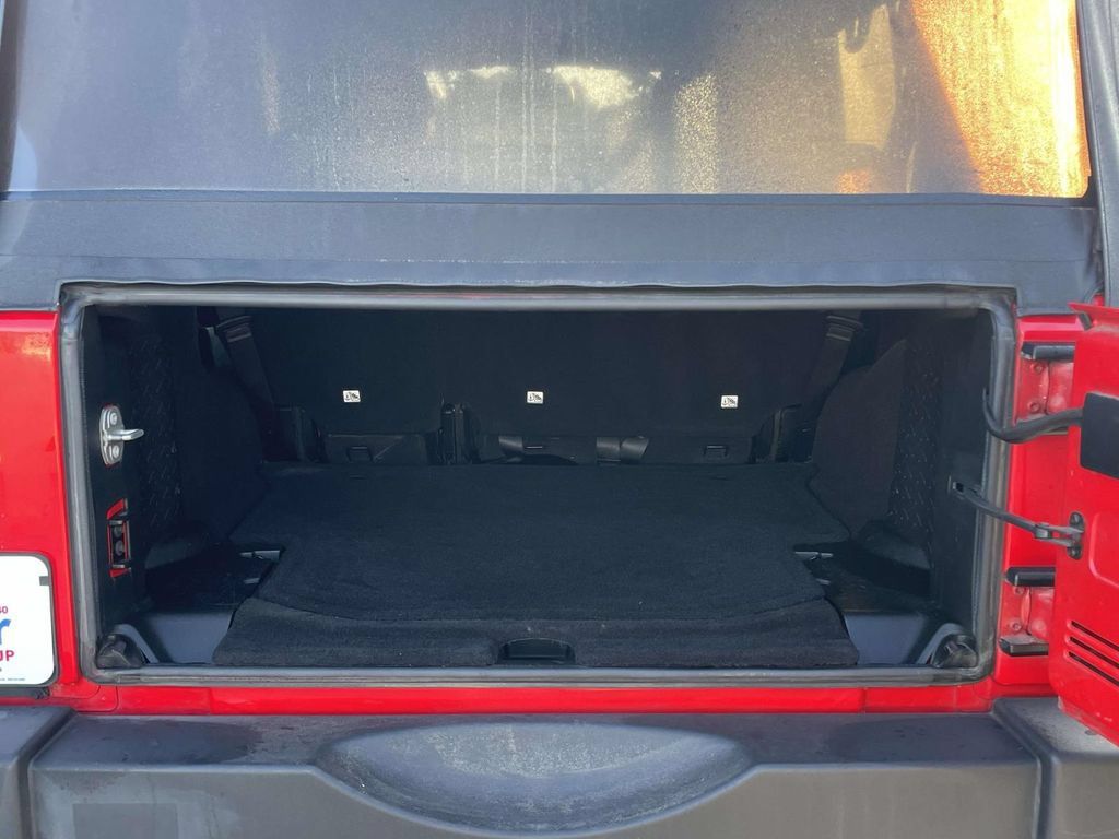 Used 2018 Jeep Wrangler Unlimited Sport S AWD/4WD image 27