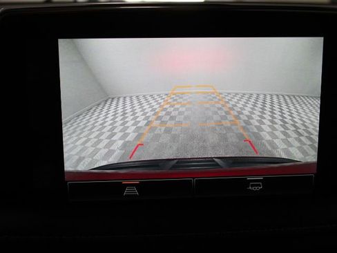 Used 2023 GMC Yukon SLT image 4