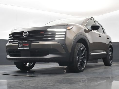 New 2026 Nissan Kicks SR w/ Illumination Package AWD/4WD image 38