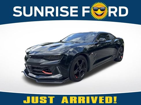 Used 2017 Chevrolet Camaro LT RWD image 1
