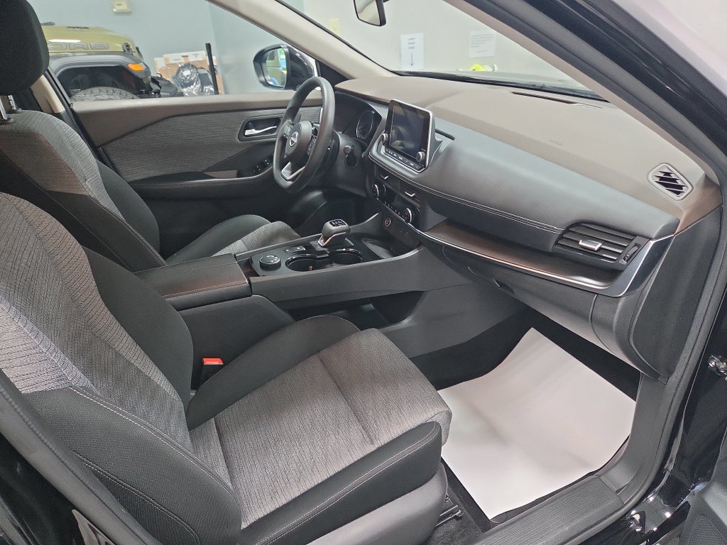 Used 2023 Nissan Rogue SV AWD/4WD image 20